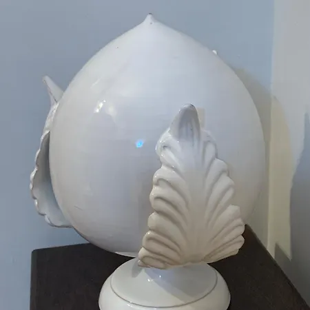 夹竹桃和紫藤花公寓 * 莱切