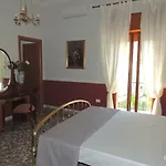 Oleandro E Glicine Apartamento *